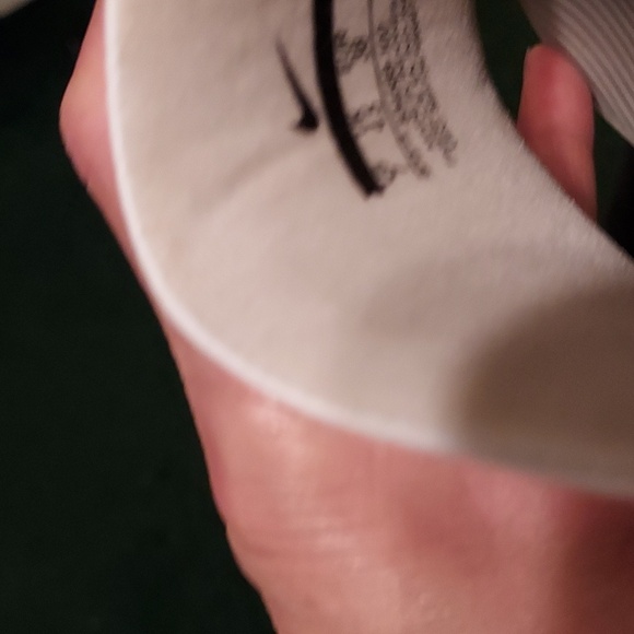 Nike Slides - Picture 4 of 4